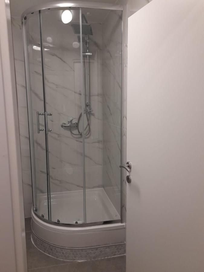 Apartman Sa Lodom 2+2 Apartment Pirovac Ngoại thất bức ảnh